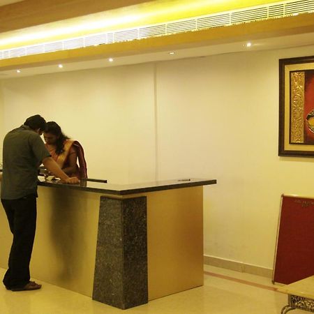 Hotel Rajadhani Thiruvananthapuram Esterno foto