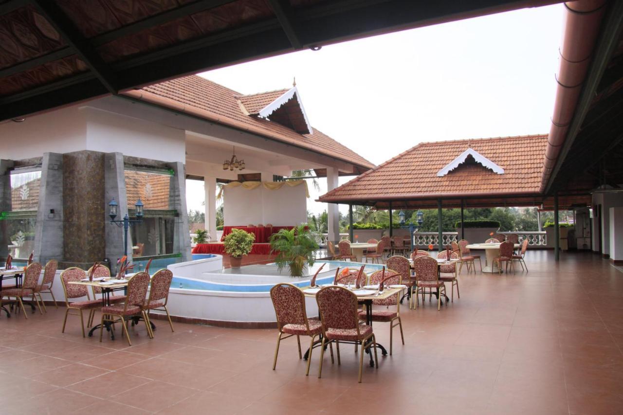 Hotel Rajadhani Thiruvananthapuram Esterno foto